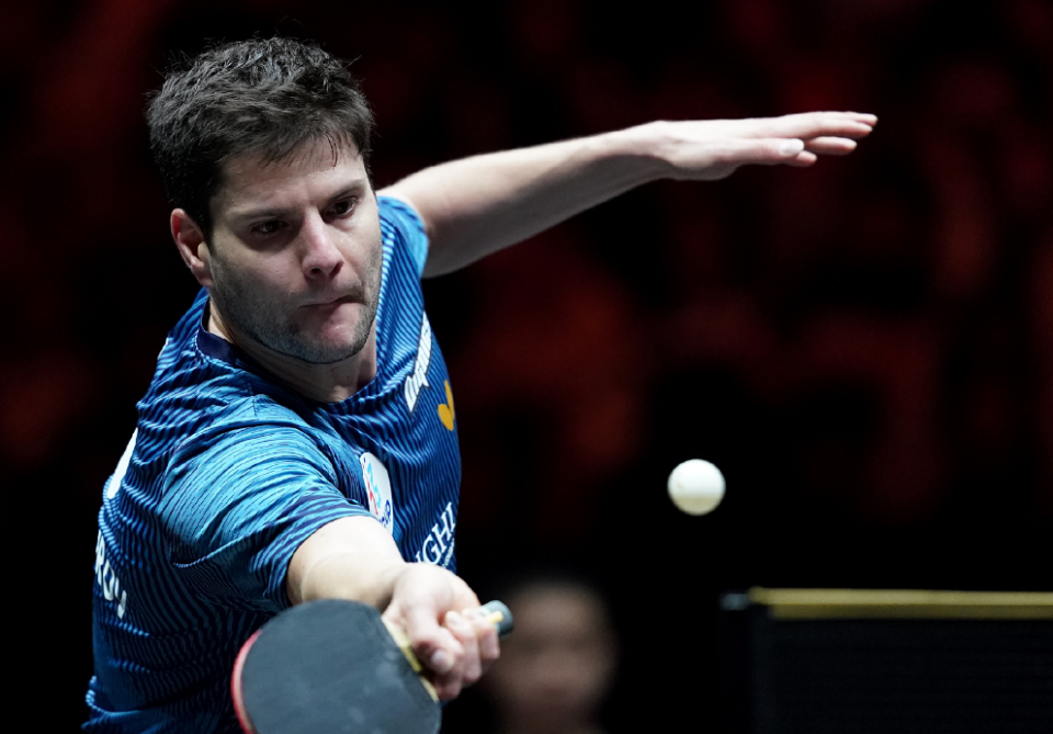 自己在绿茵 自己在绿茵