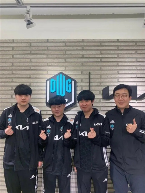 太阳与火箭 太阳与火箭