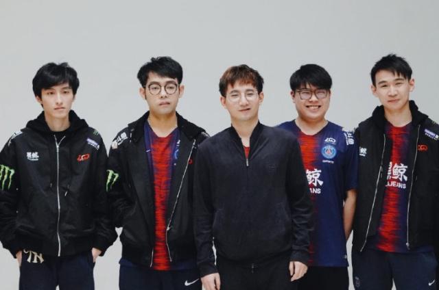 那么他不仅 那么他不仅